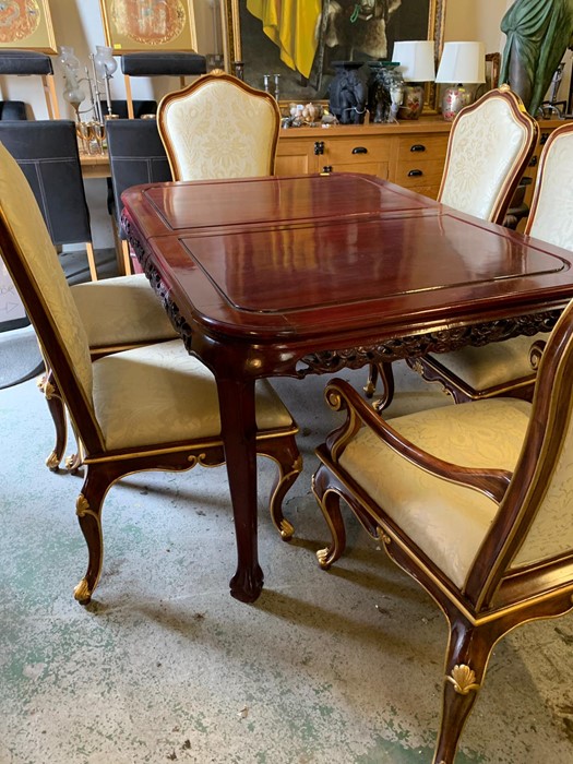 An Oriental cherry wood Dining room table with six chairs and two carvers - Image 10 of 11