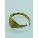 A 9ct gold signet ring AF