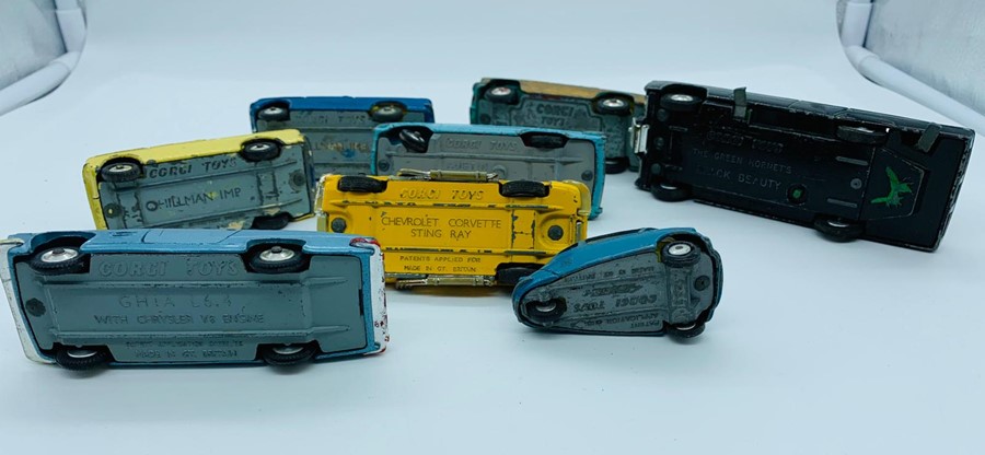 A Selection of eight Corgi diecast cars - Image 3 of 3