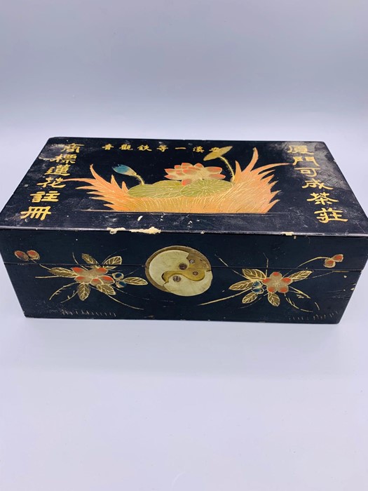 An Oriental decorated box, 19th Century.