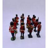 A selection of sixteen lead soldiers, Guardsman.