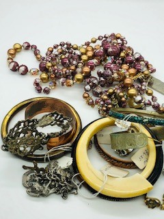 A selection of costume jewellery - Image 2 of 3