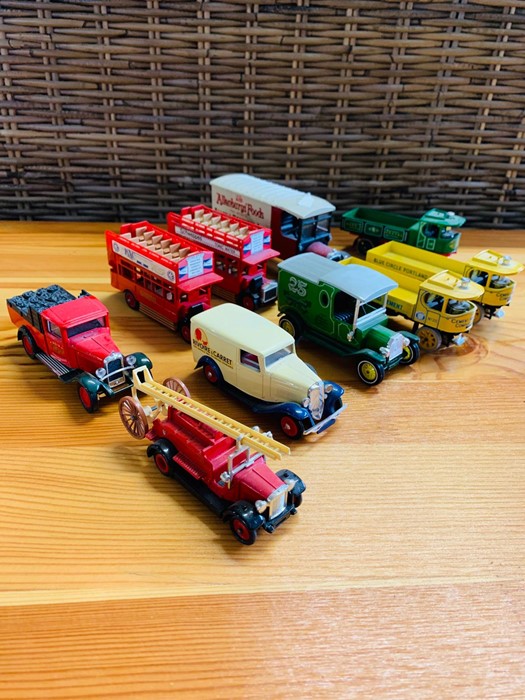 A Selection of Corgi, Matchbox and Commercial buses and trucks - Image 2 of 2