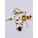 A selection of 9ct scrap gold items (14.6g)