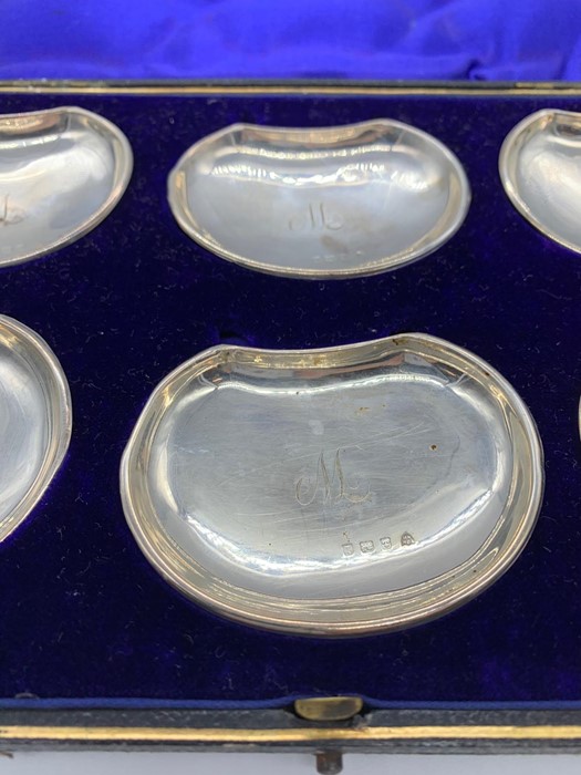 A boxed set of silver butter dishes, hallmarked. - Image 2 of 4