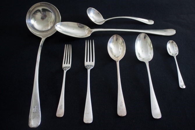Silver Cutlery: Elkington & Co Hallmarked Birmingham 1909 to include Ladle, large serving spoon,