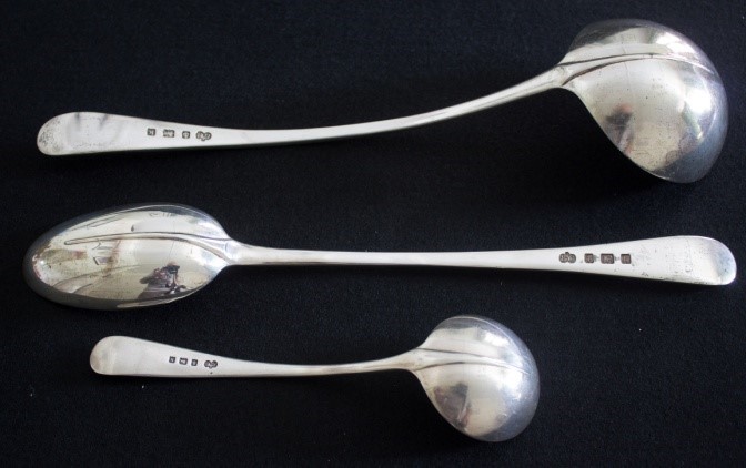 Silver Cutlery: Elkington & Co Hallmarked Birmingham 1909 to include Ladle, large serving spoon, - Image 2 of 4