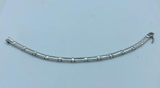 A 14ct white gold bracelet. (17g)