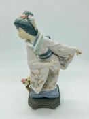 A Lladro figure No:1.447 Japanese lady boxed