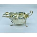 A Mappin and Webb hallmarked silver sauce boat, 1927-28