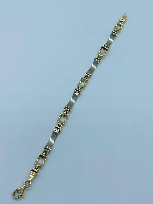 A 14ct gold bracelet in a belt style (12.36g) - Image 3 of 3