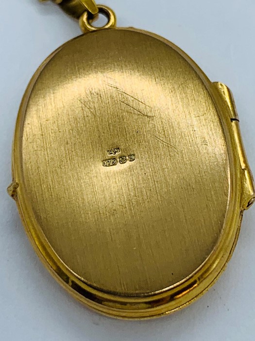 A 9ct yellow gold locket on 9ct chain - Image 3 of 3