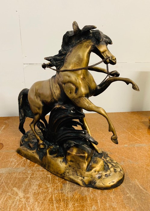A spelter/bronze figure of a man and horse - Image 3 of 4