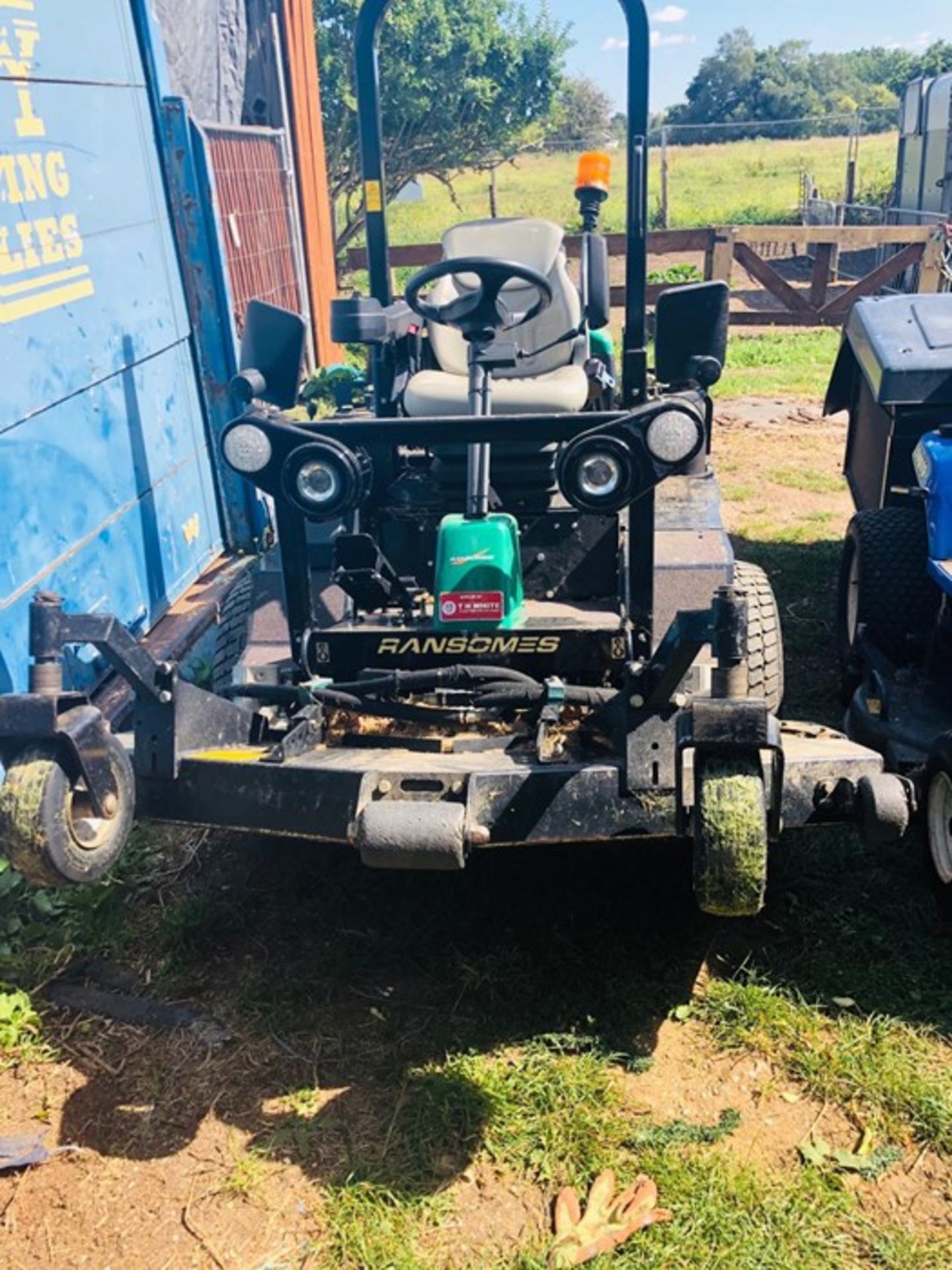 Ransome 2015 diesel mowing machine, HR300 Kubota D110ST, starts on the button - Image 6 of 11