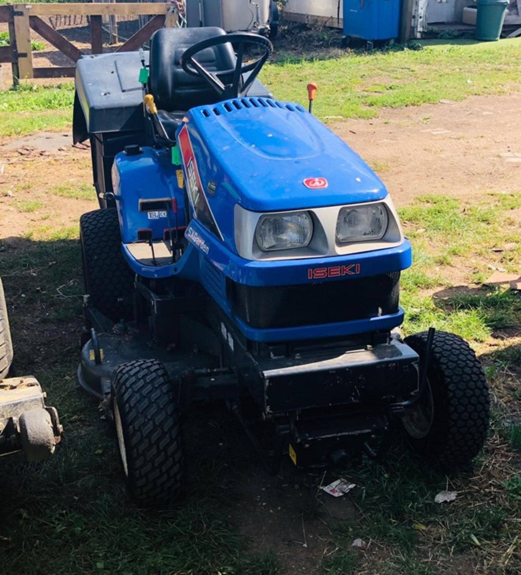 A blue ISEKI SXG19 mowing machine - Image 9 of 10