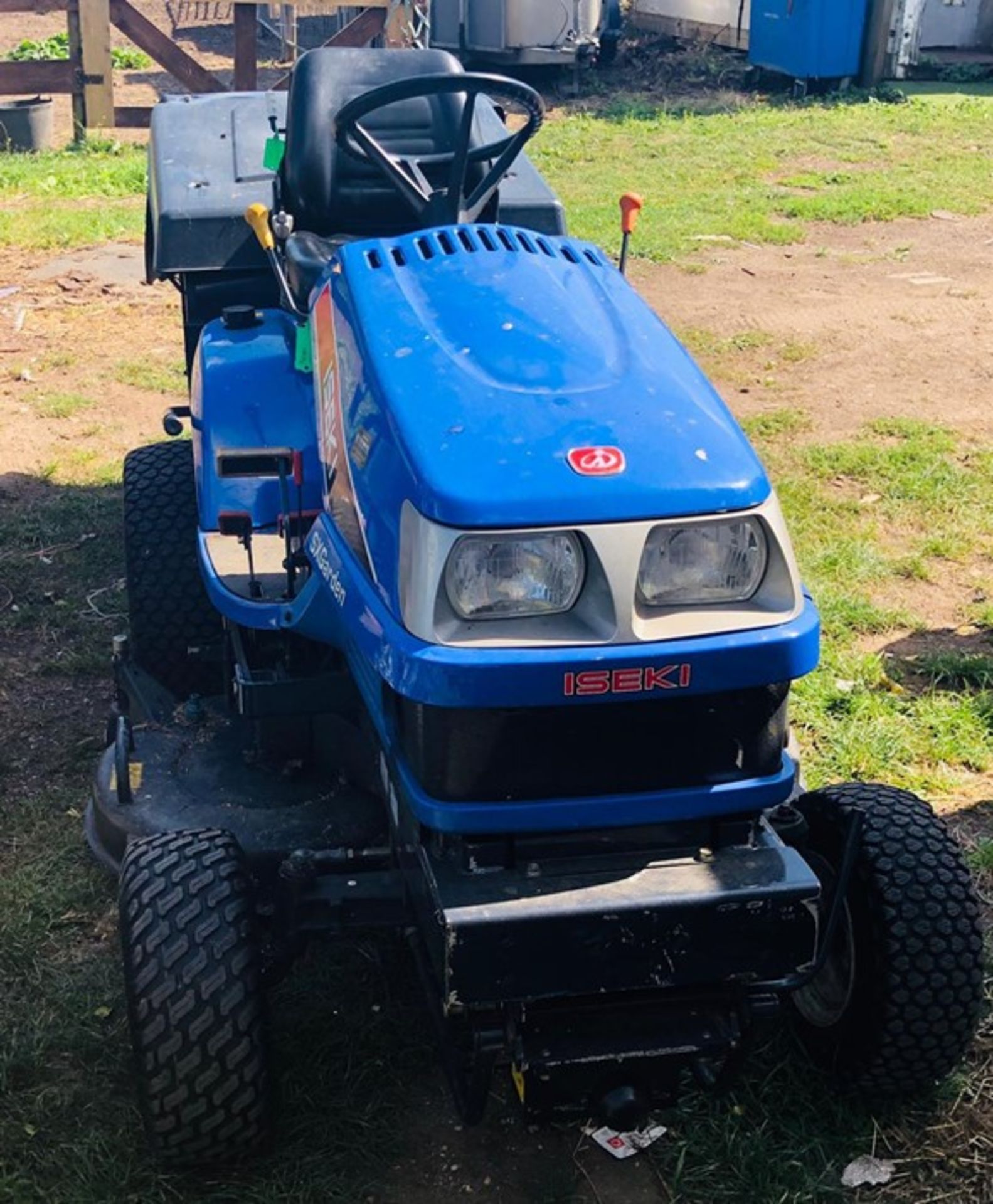 A blue ISEKI SXG19 mowing machine - Image 8 of 10