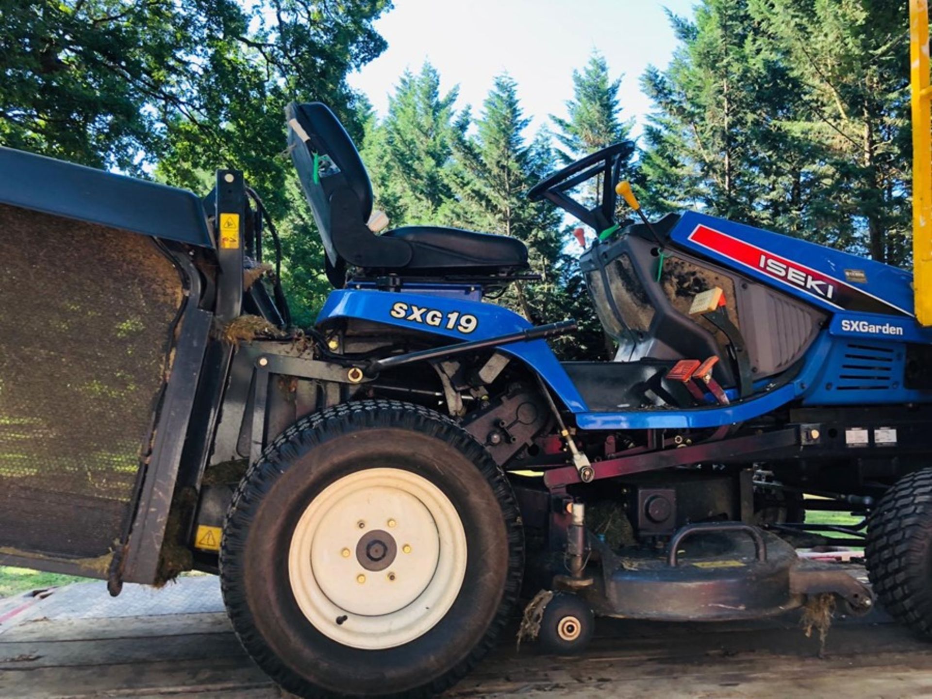 A blue ISEKI SXG19 mowing machine - Image 5 of 10