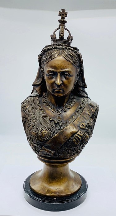 A Bust of Queen Victoria - Image 2 of 3