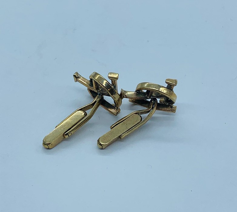 A Pair of 9ct gold gents cuff Links (7.65g) - Image 2 of 2