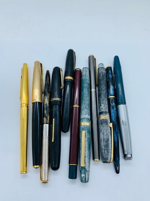 A Selection of pens to include Parker etc.