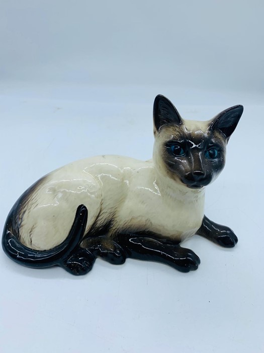 Royal Doulton figure of a Siamese cat