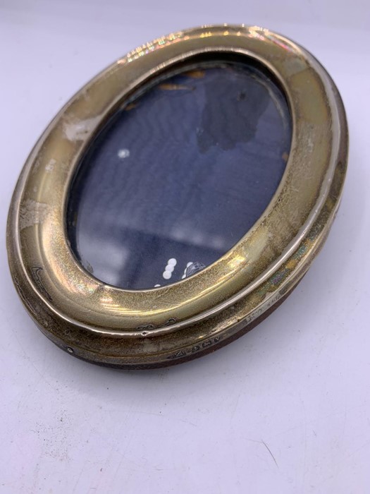 Small oval silver photo frame AF - Image 2 of 4