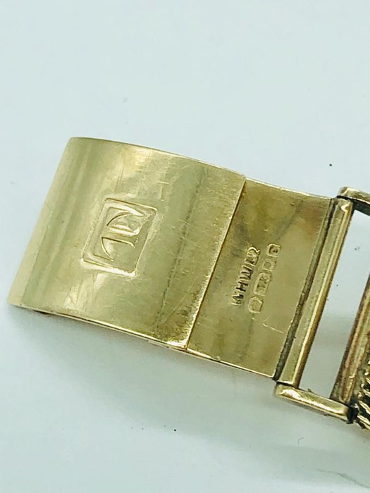 A Gents Tissot watch on a 9ct gold strap, watch not working - Image 4 of 8