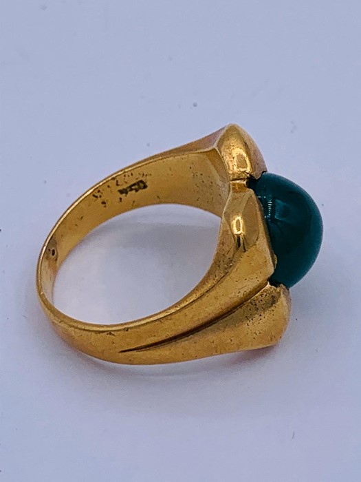 An 18ct yellow gold Gents signet ring (9.72g) - Image 3 of 3