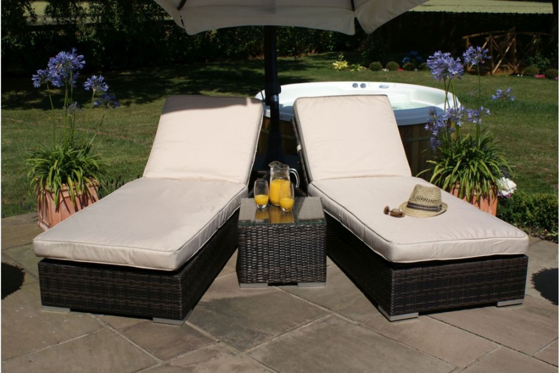 *RESERVE MET*Rattan Orlando Sun lounger Set (Brown) *BRAND NEW*