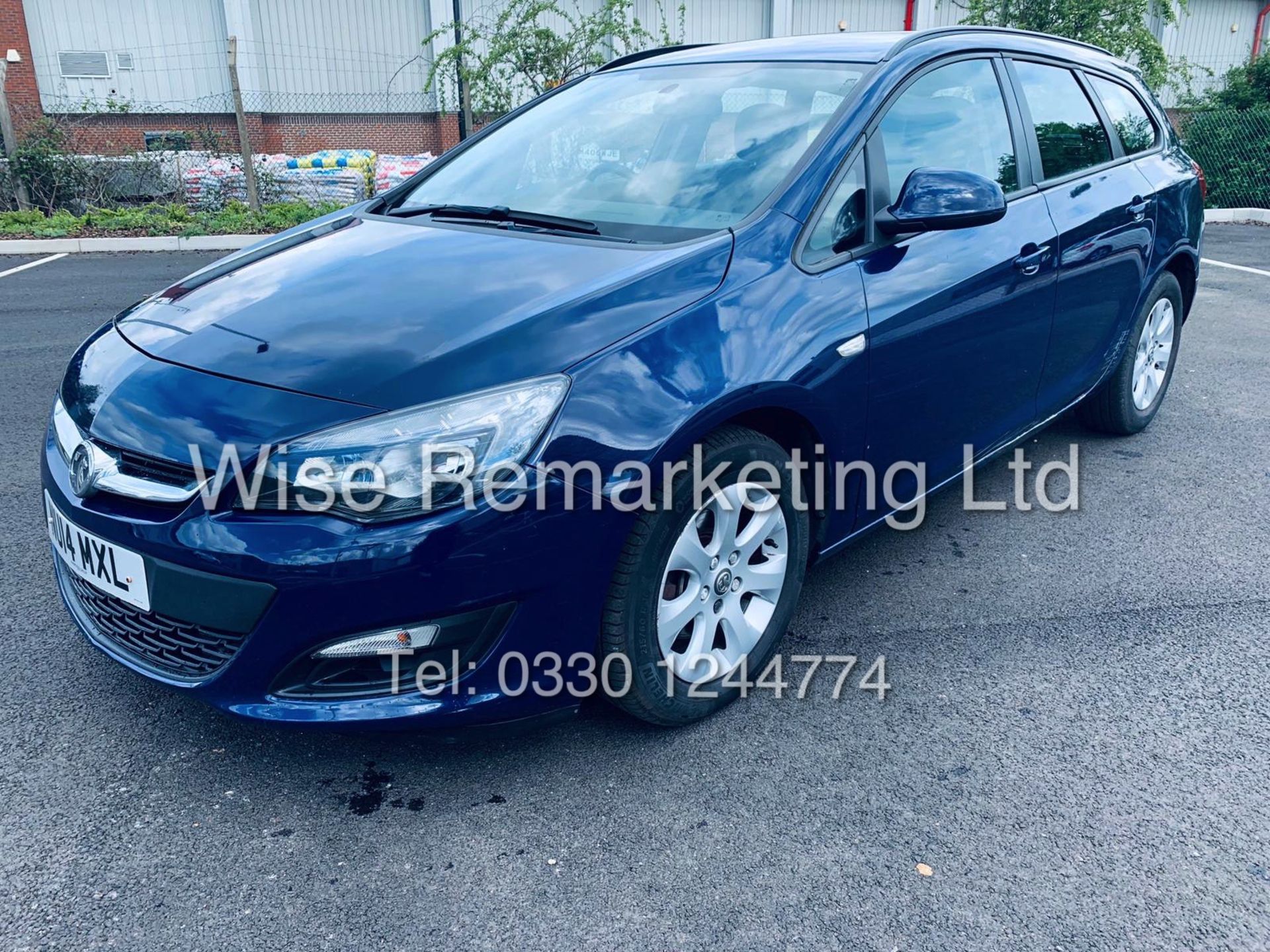 *RESERVE MET* VAUXHALL ASTRA 1.6 CDTI DESIGN ECO FLEX ESTATE (2014 REG) 1 OWNER - Image 7 of 23