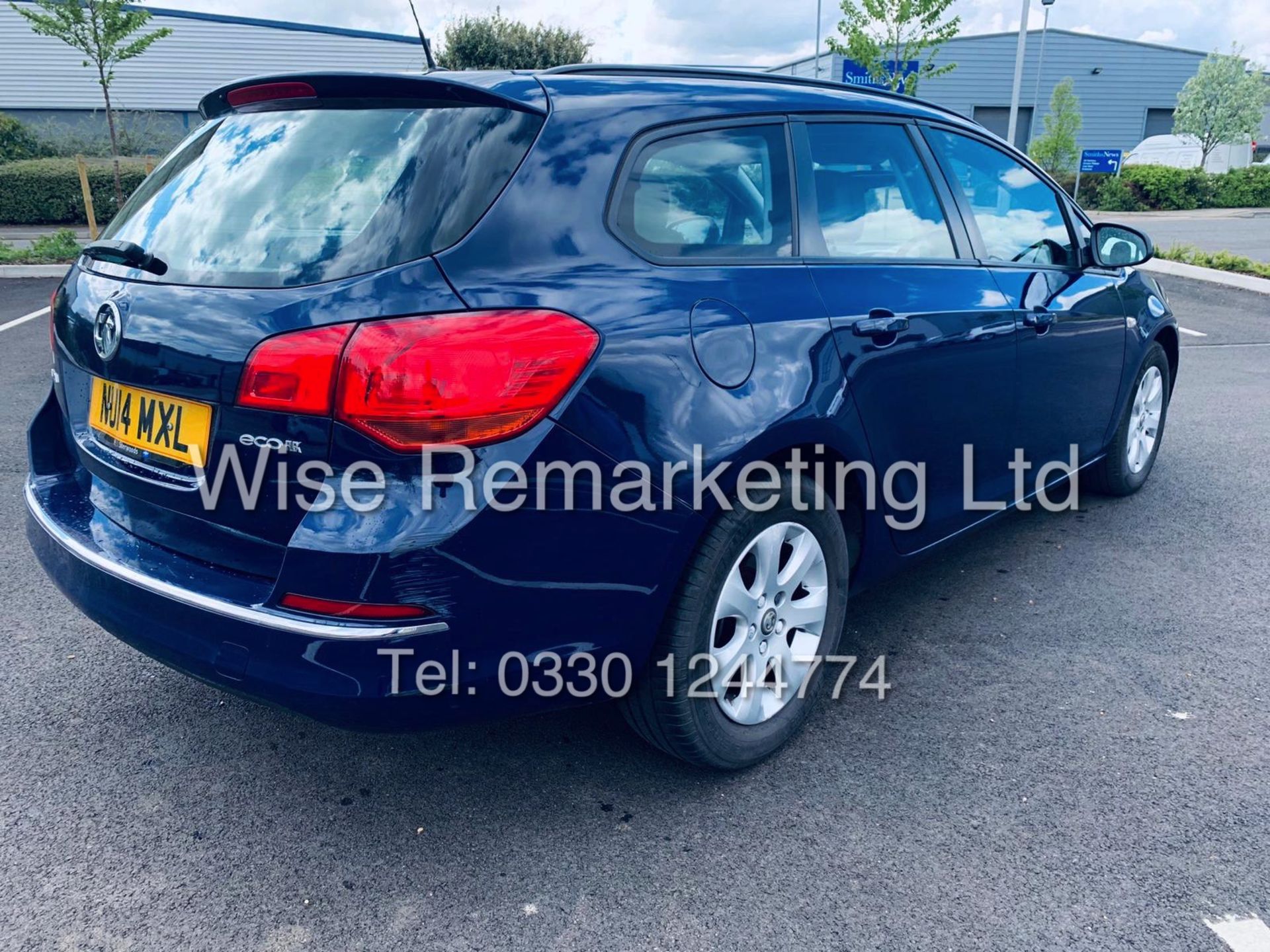 *RESERVE MET* VAUXHALL ASTRA 1.6 CDTI DESIGN ECO FLEX ESTATE (2014 REG) 1 OWNER - Image 11 of 23