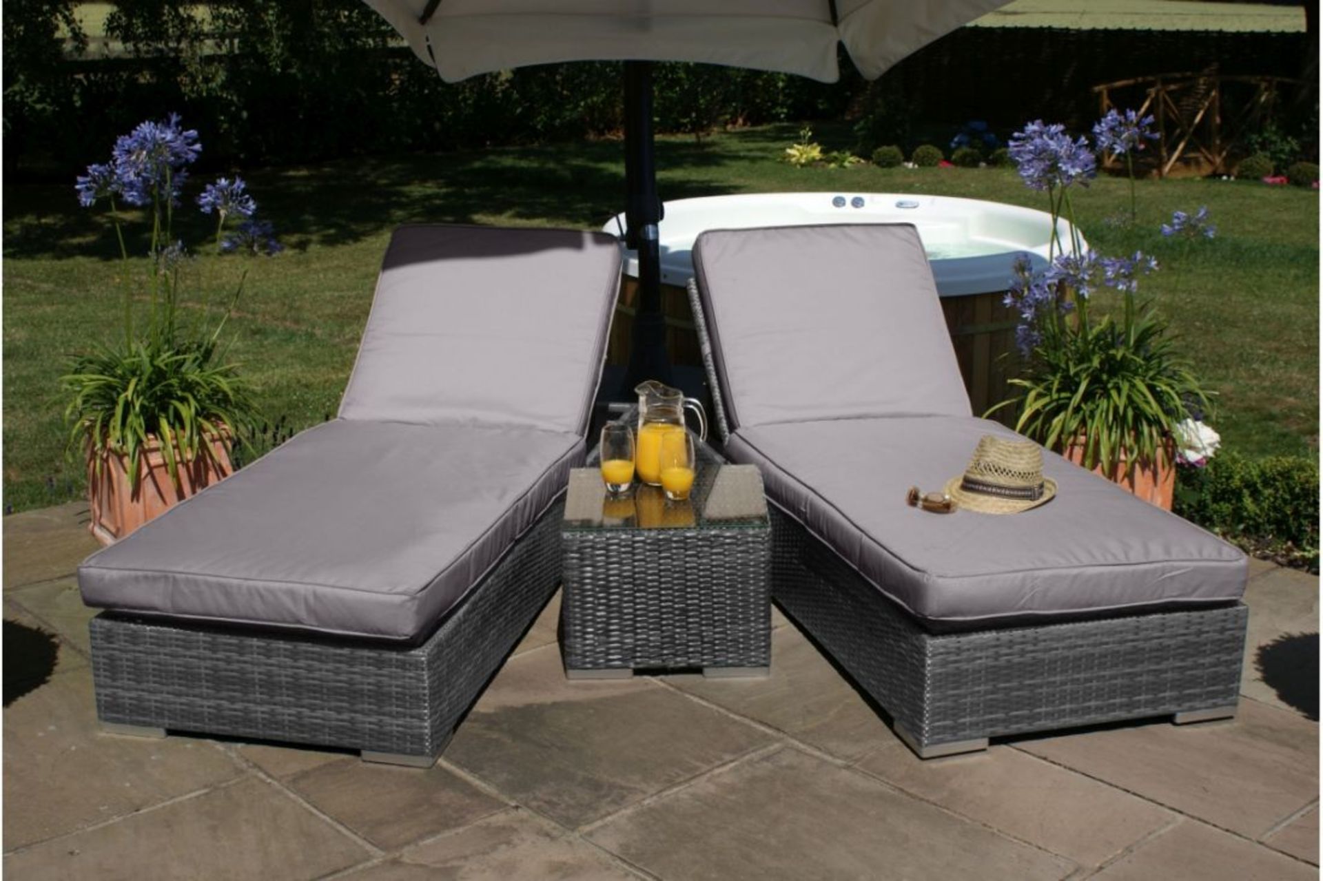 *** RESERVE MET *** Rattan Orlando Sun Lounger Set (Grey) *BRAND NEW*