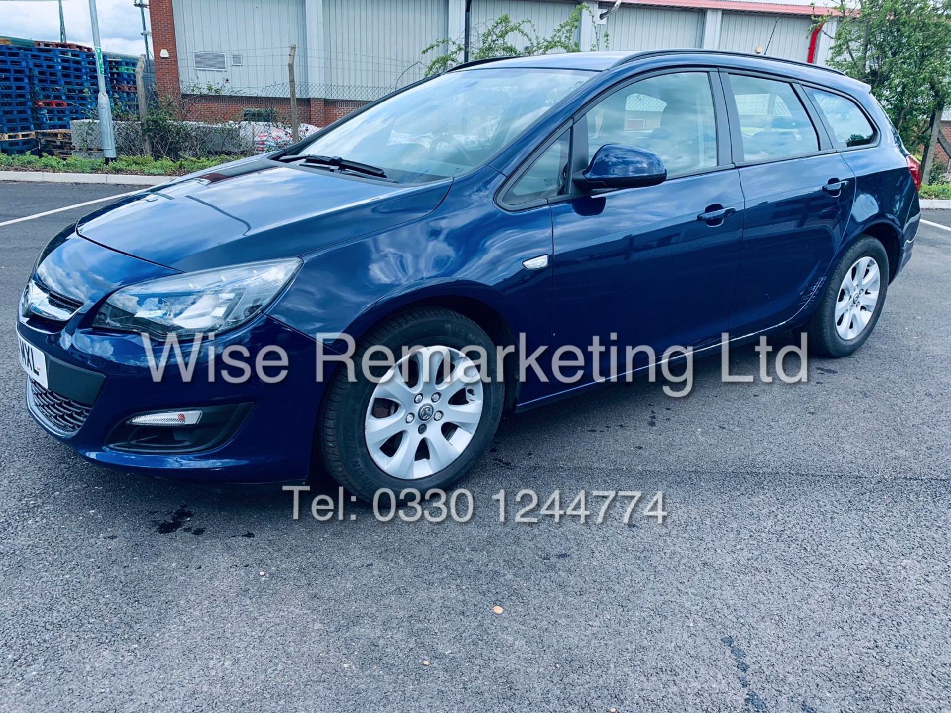 *RESERVE MET* VAUXHALL ASTRA 1.6 CDTI DESIGN ECO FLEX ESTATE (2014 REG) 1 OWNER