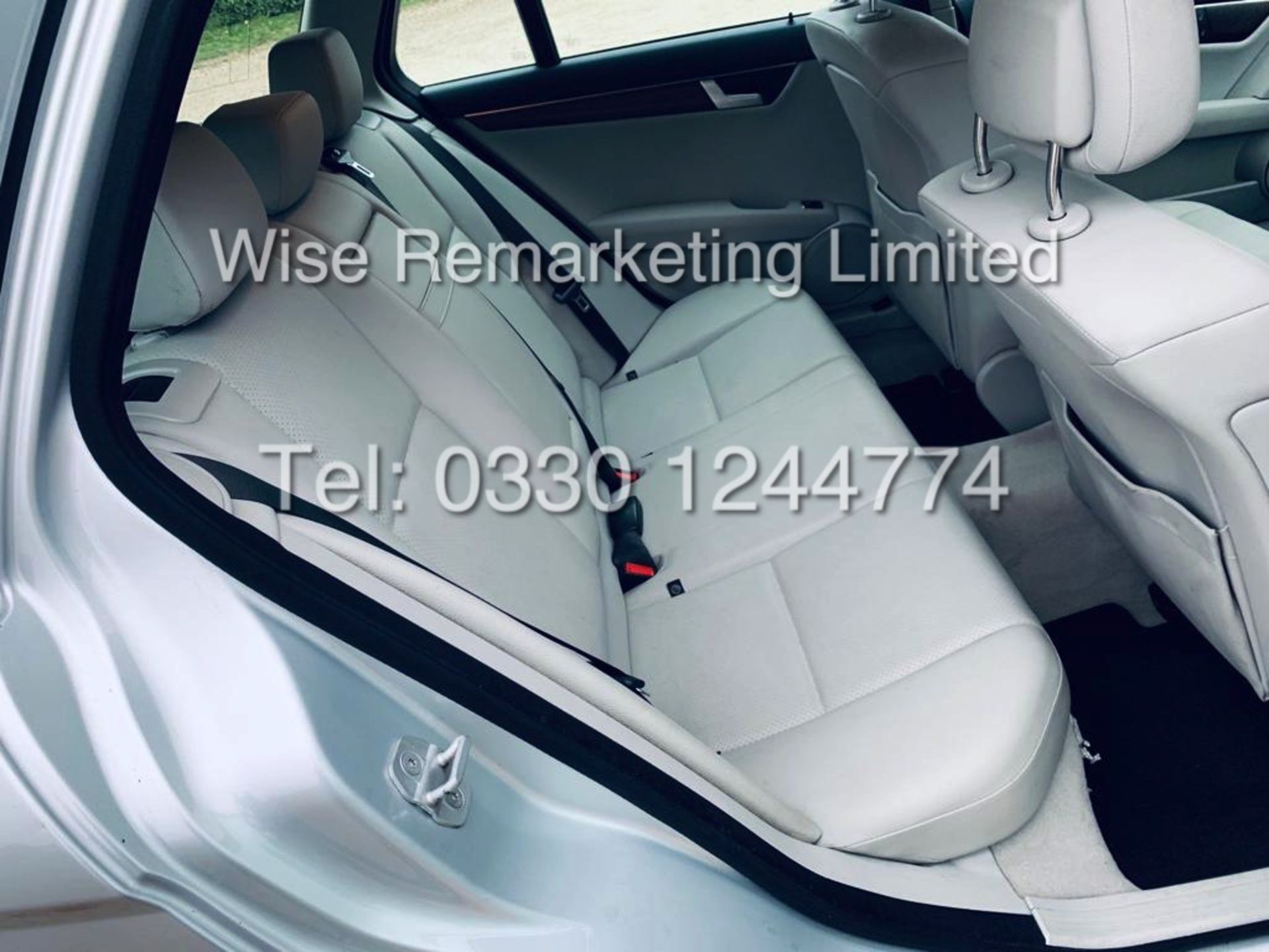 MERCEDES C220 SE EXECUTIVE ESTATE 2.1 CDI 13 REG *CREAM LEATHER* - Image 17 of 23