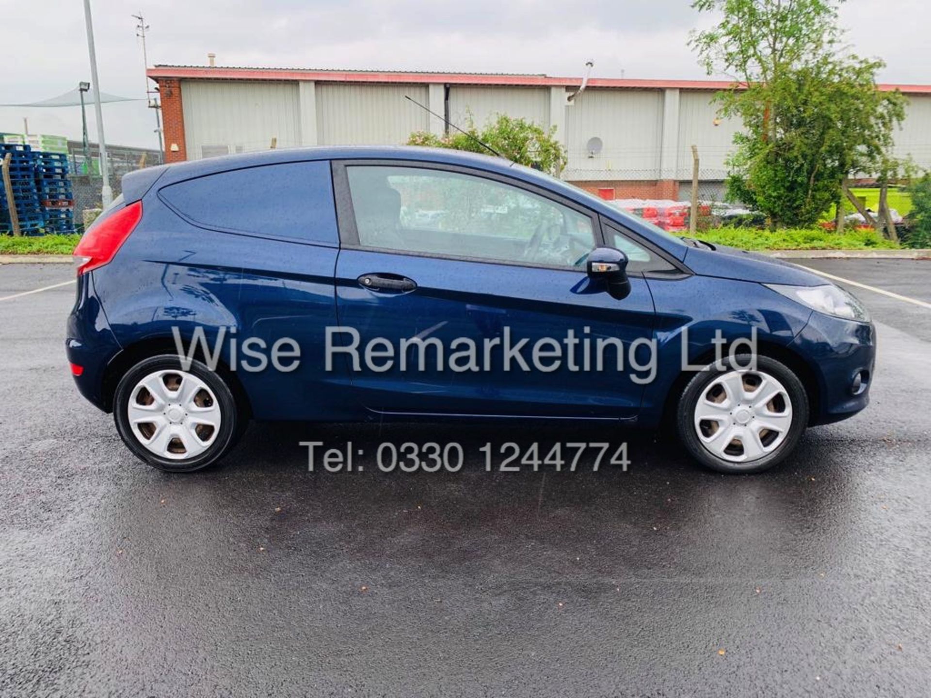 FORD FIESTA (TREND) VAN / 60 REG / ELEC WINDOWS AND MIRRORS - LOW MILES 67,000 - Image 7 of 19