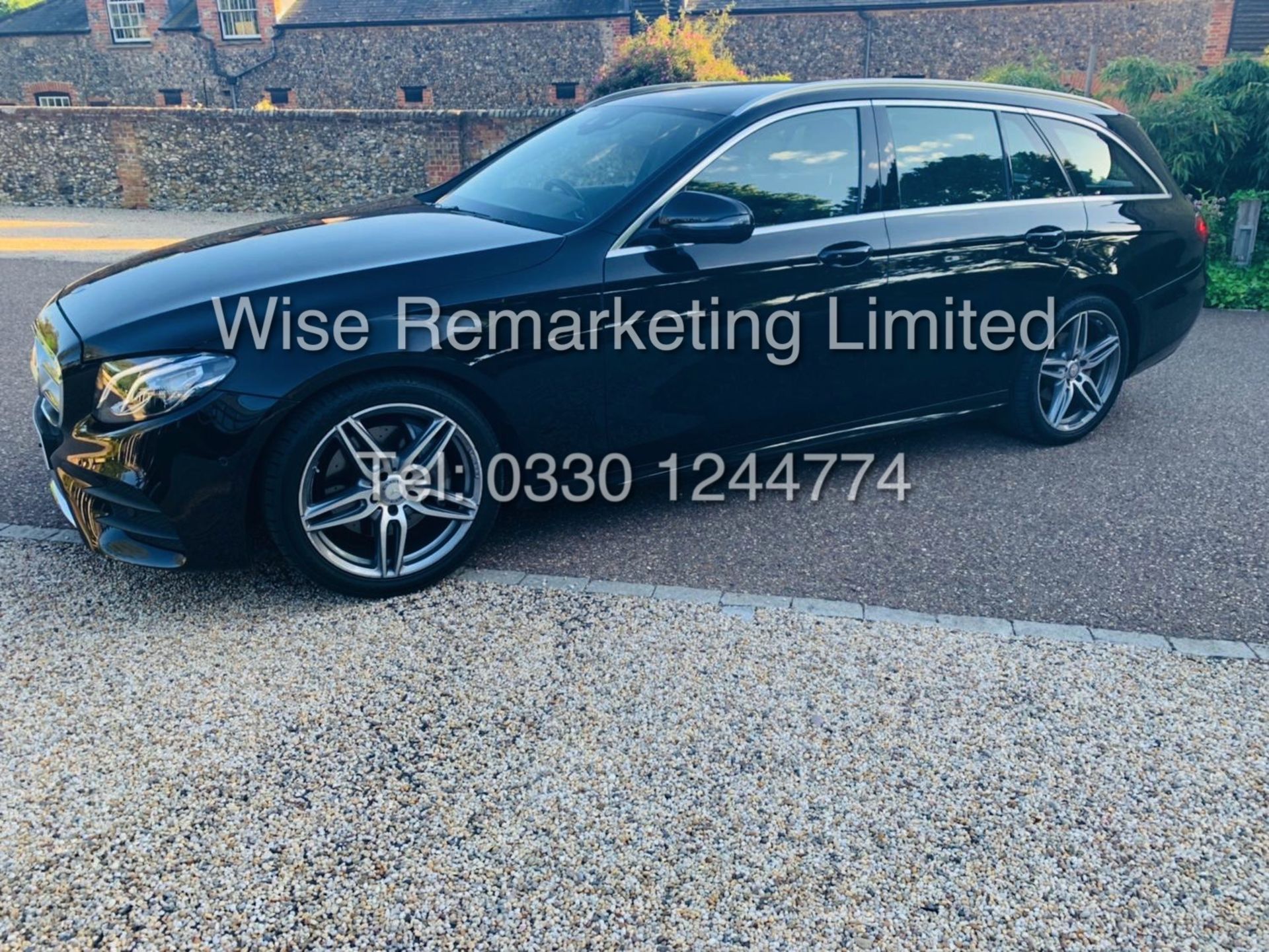 MERCEDES E CLASS ESTATE E220D AMG LINE 2017 / 9G -TRONIC / *LOW MILES* / 1 OWNER - Image 3 of 42