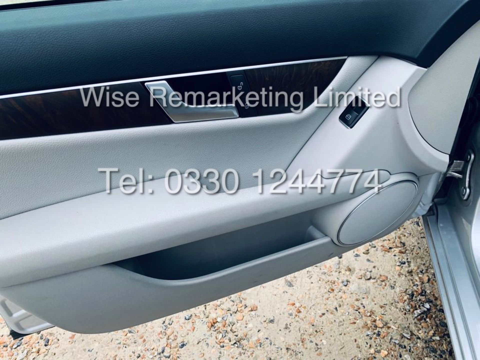 MERCEDES C220 SE EXECUTIVE ESTATE 2.1 CDI 13 REG *CREAM LEATHER* - Image 19 of 23