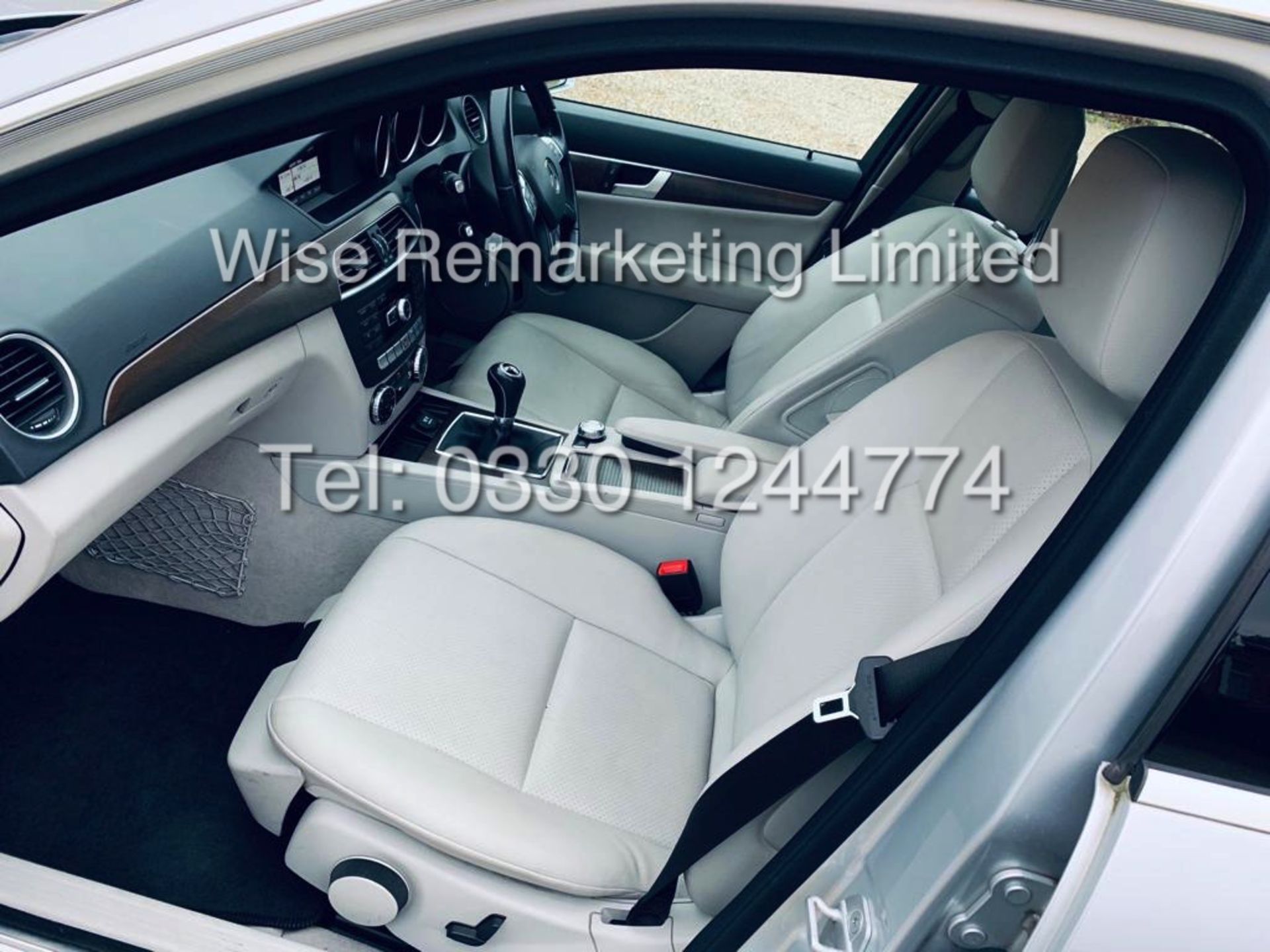 MERCEDES C220 SE EXECUTIVE ESTATE 2.1 CDI 13 REG *CREAM LEATHER* - Image 13 of 23