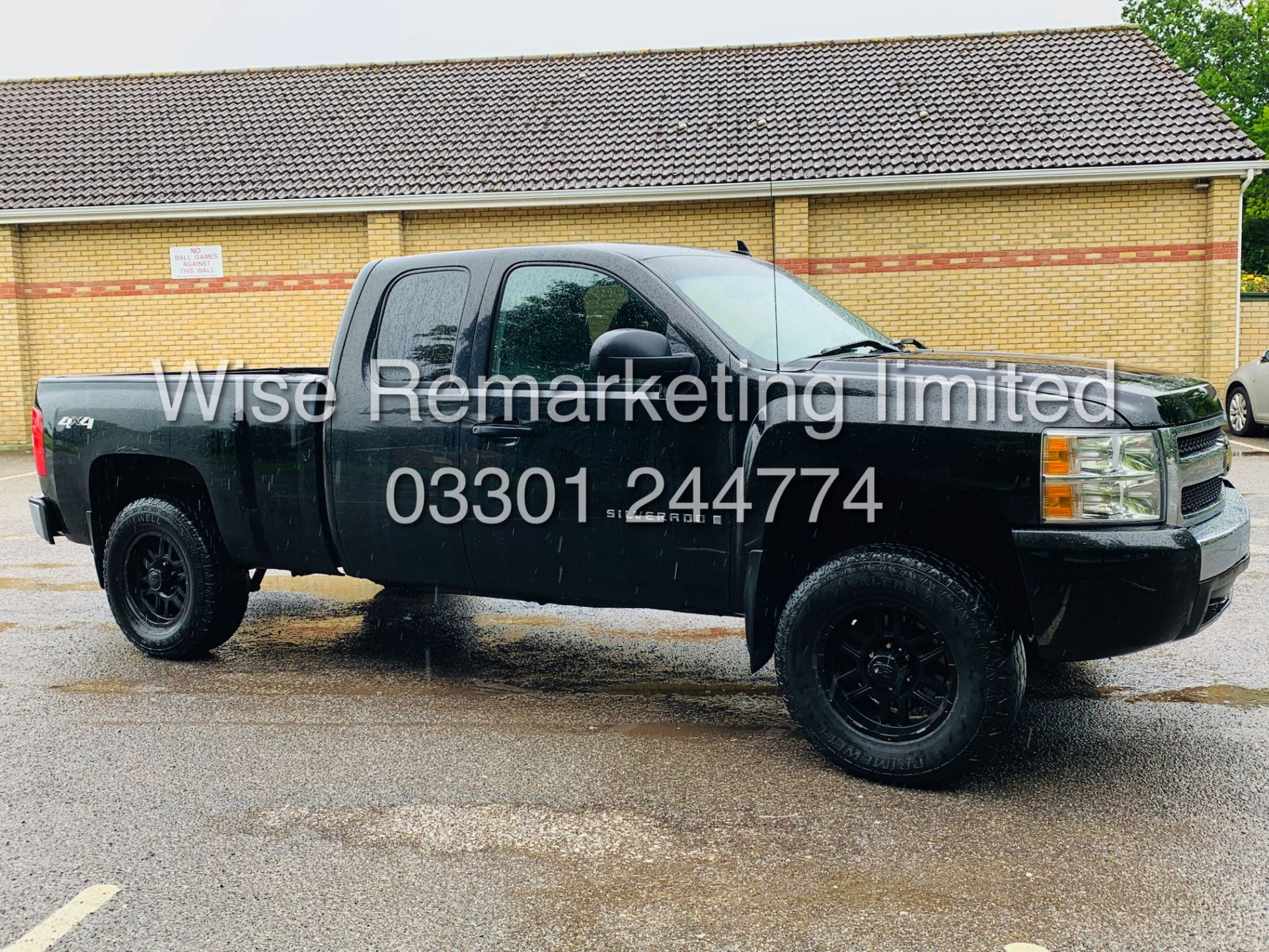 CHEVROLET SILVERADO 4.8L V8 LT1 KING-CAB 4X4**FRESH IMPORT**IN METALLIC BLACK***RARE** - Image 8 of 27