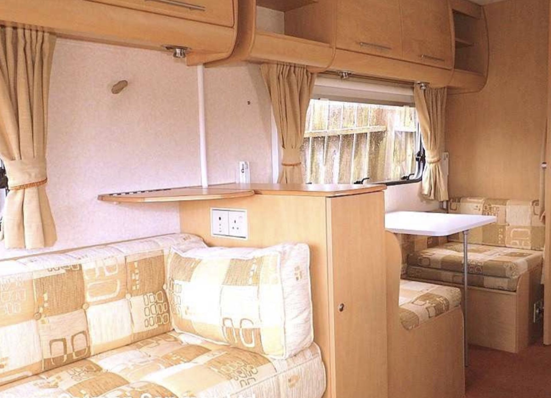 *RESERVE MET* BAILEY PAGEANT CHAMPAGNE SERIES 6 MODEL**2007**4 BERTH**TOURING CARAVAN*** - Image 9 of 20