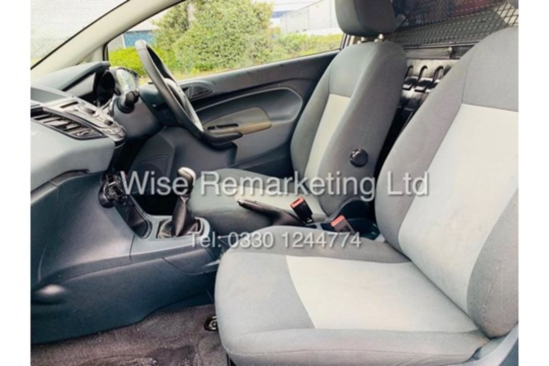 (RESERVE MET) FORD FIESTA (TREND) VAN / 60 REG / ELEC WINDOWS AND MIRRORS - LOW MILES 67,000 - Image 10 of 19