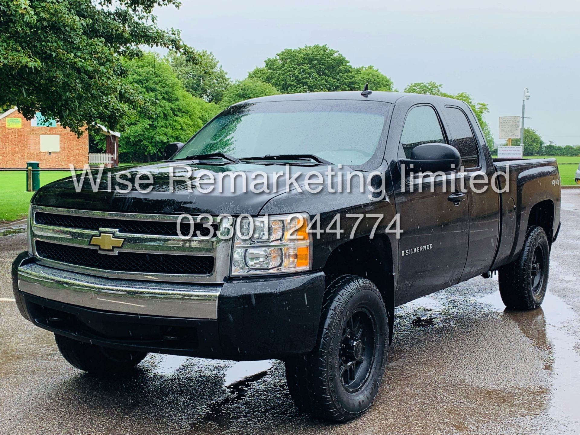 CHEVROLET SILVERADO 4.8L V8 LT1 KING-CAB 4X4**FRESH IMPORT**IN METALLIC BLACK***RARE** - Image 2 of 27