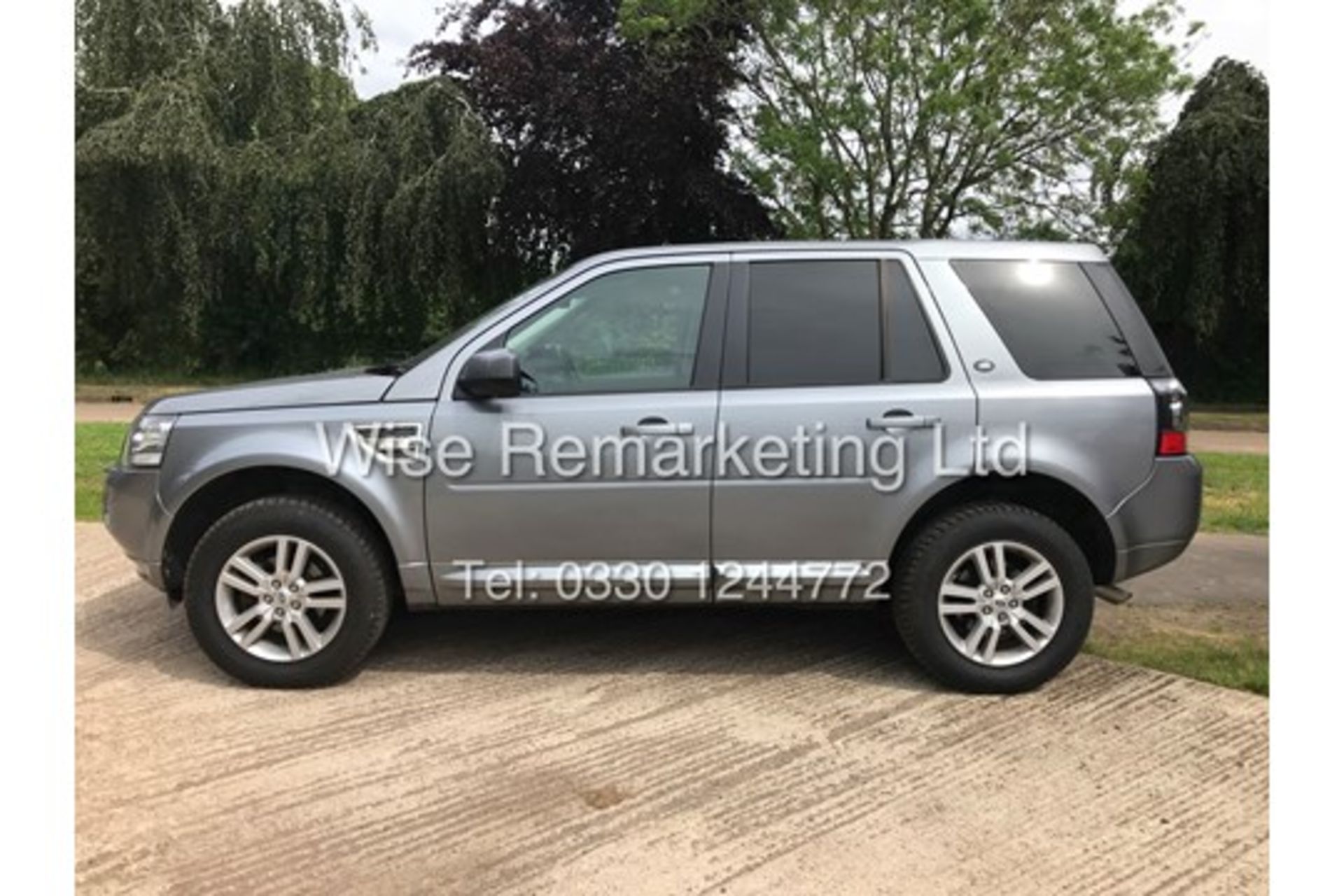 LAND ROVER FREELANDER2 TD4 "XS AUTO" 1 OWNER (13 REG) SAT NAV / LEATHER - Image 2 of 21