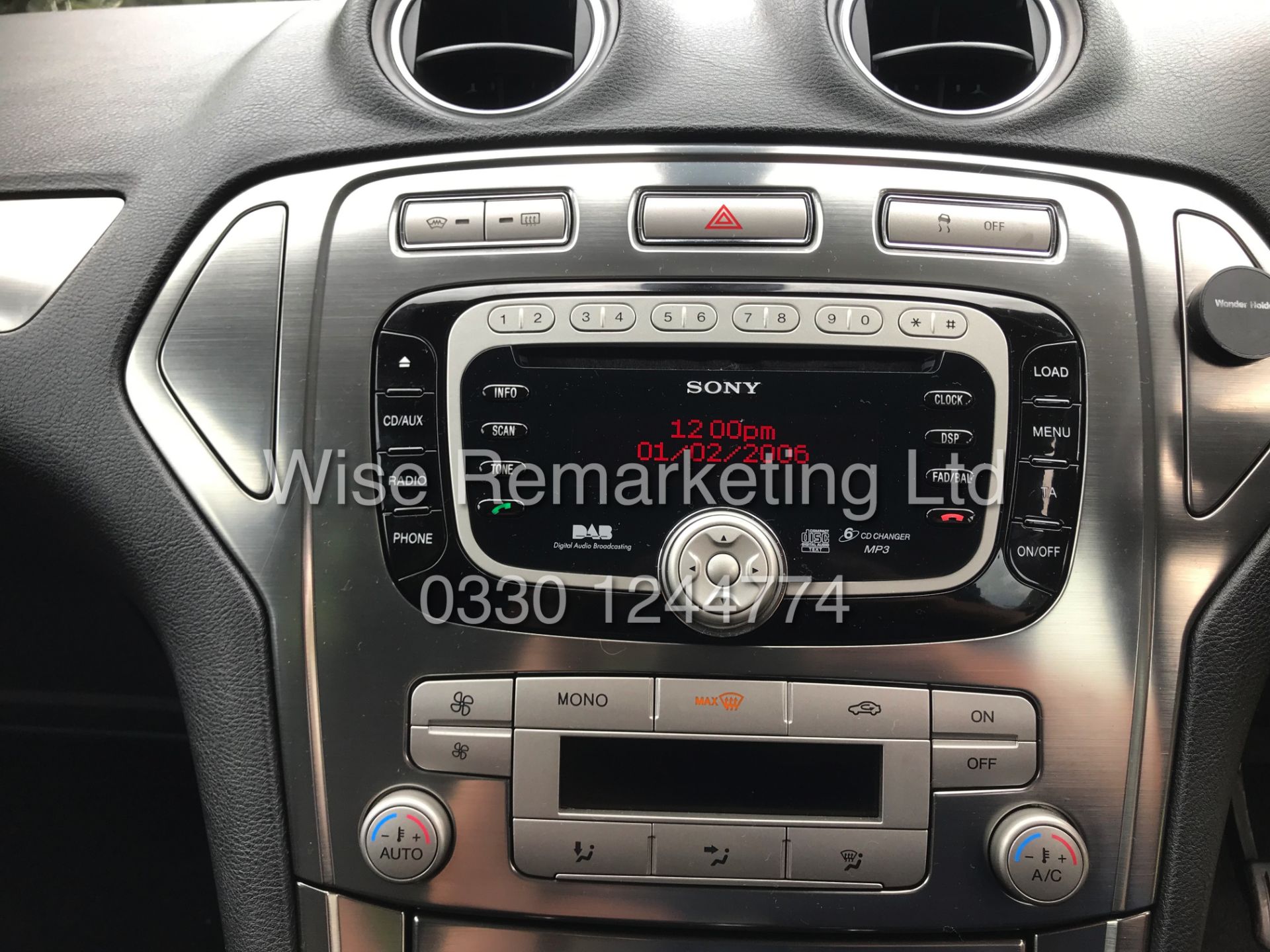 LATE ENTRY - FORD MONDEO 2.0TDCI "TITANIUM" SAT NAV (10 REG) TOP SPEC - Image 14 of 18