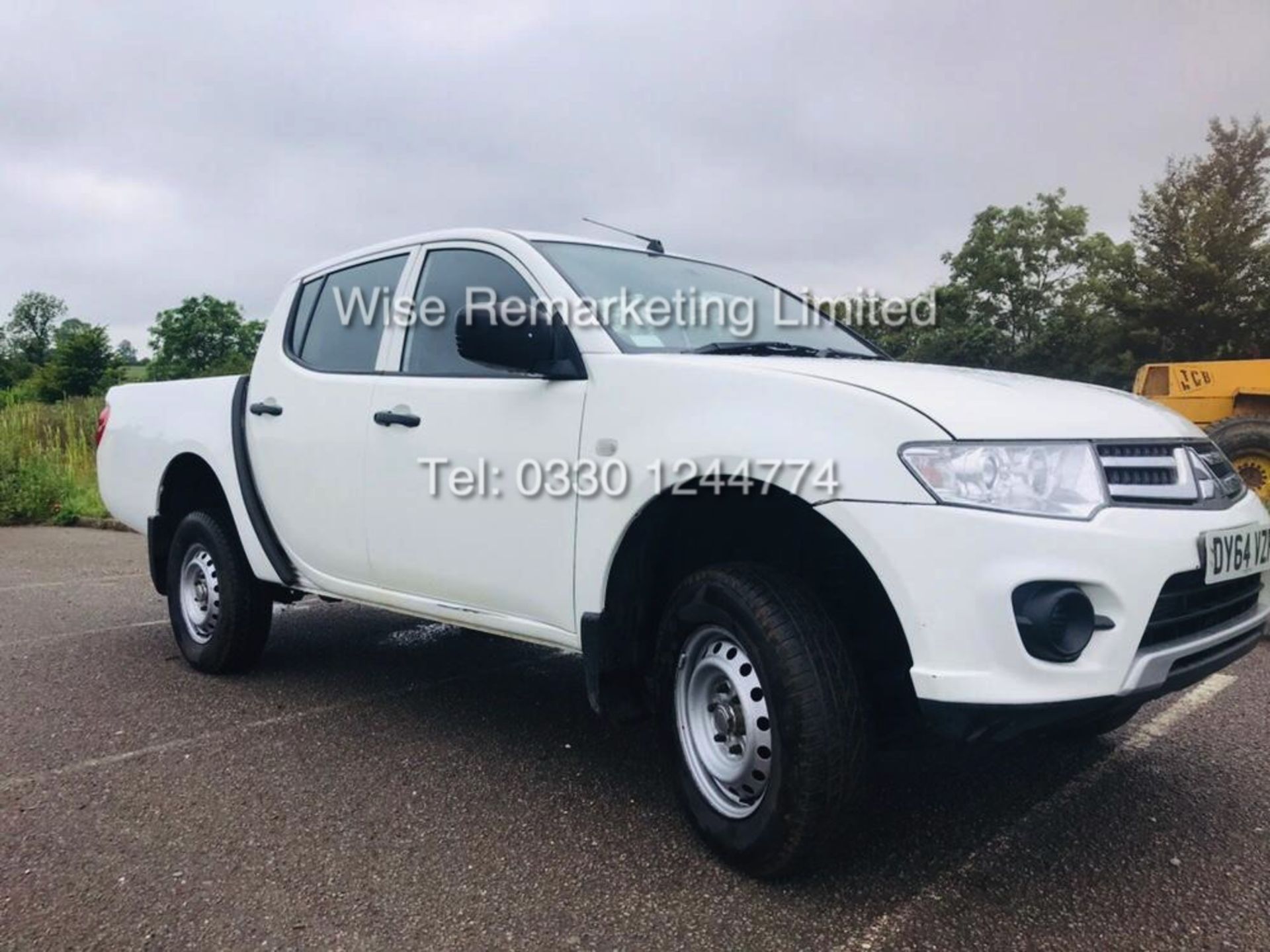 MITSUBISHI L200 DOUBLE CAB 2.5 DI-D 4WORK 4WD 2015 MODEL WHITE