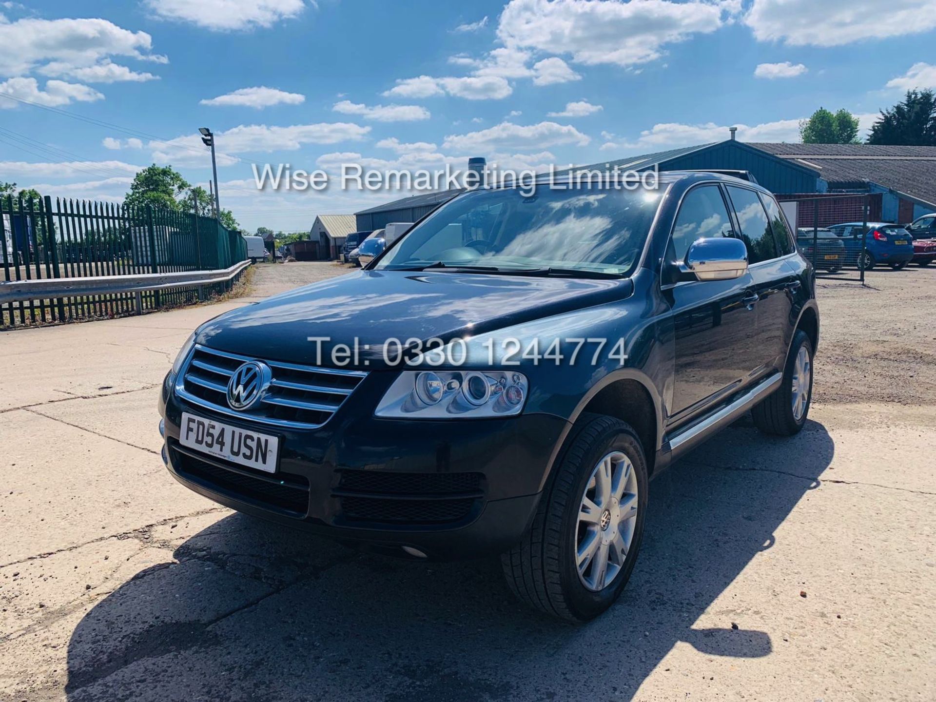 VOLKSWAGEN TOUAREG 2.5 TDI SPORT AUTO 2004 REG 4x4 BLACK - CREAM LEATHER - Image 7 of 24