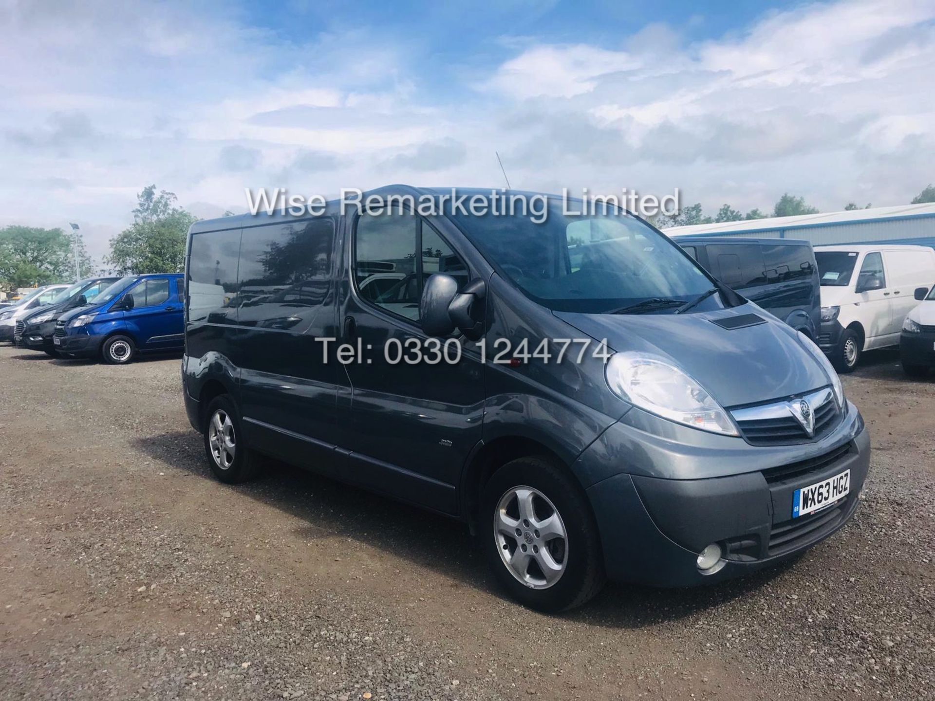 VAUXHALL VIVARO 2700 SPORTIVE 2.0 CDTI 2014 MODEL - 1 OWNER - AIR CON