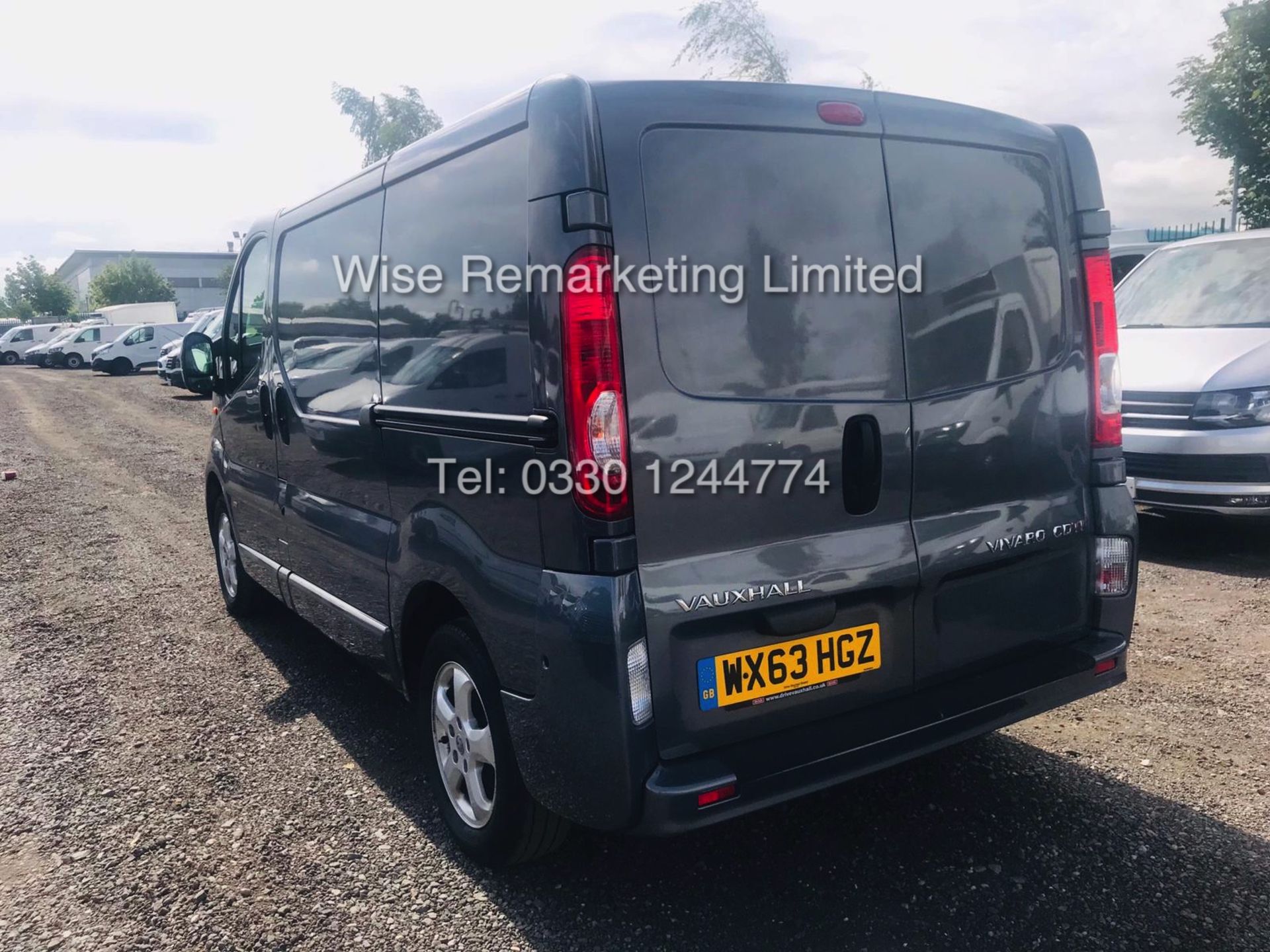 VAUXHALL VIVARO 2700 SPORTIVE 2.0 CDTI 2014 MODEL - 1 OWNER - AIR CON - Image 3 of 18