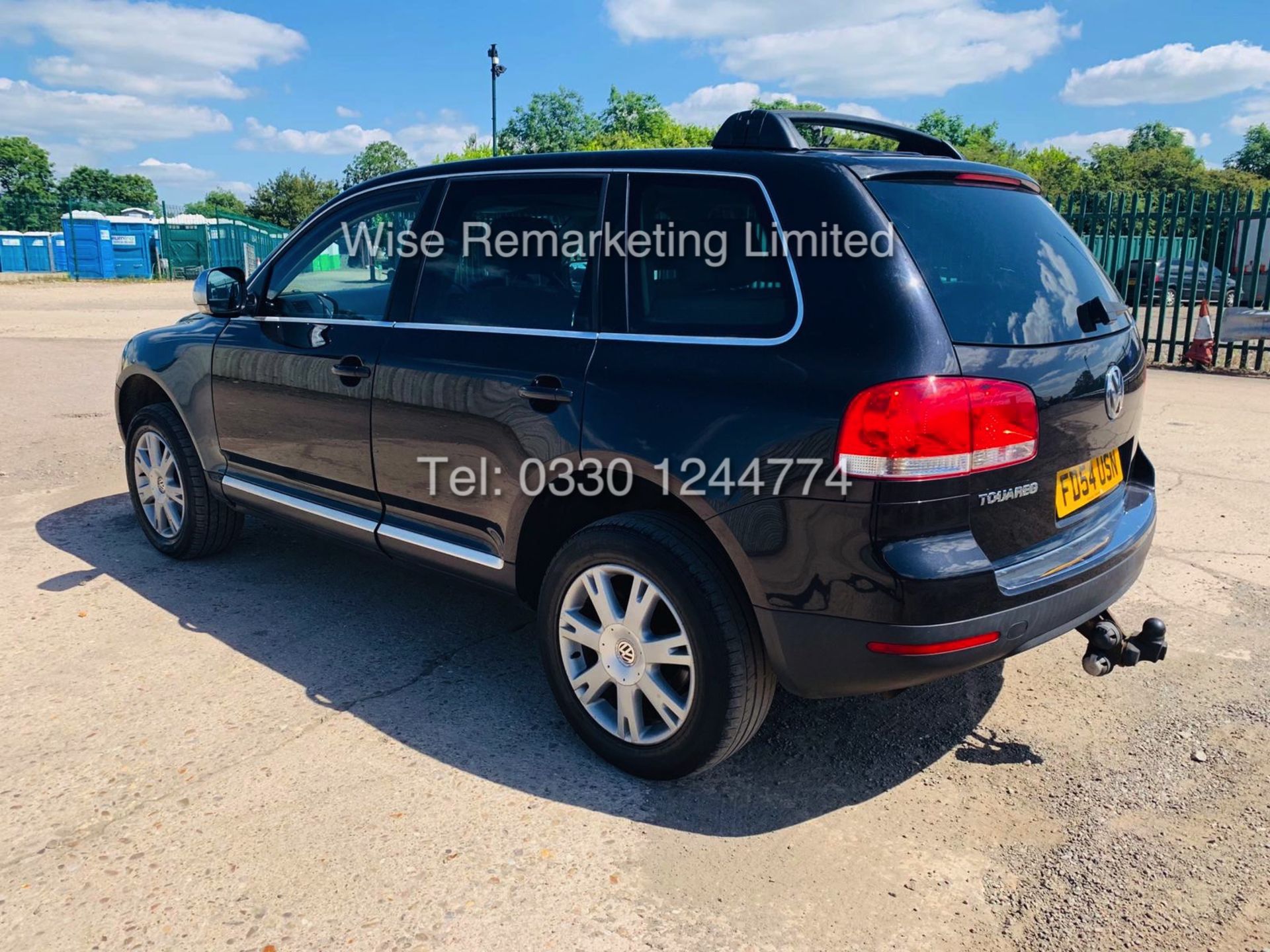 VOLKSWAGEN TOUAREG 2.5 TDI SPORT AUTO 2004 REG 4x4 BLACK - CREAM LEATHER - Image 5 of 24