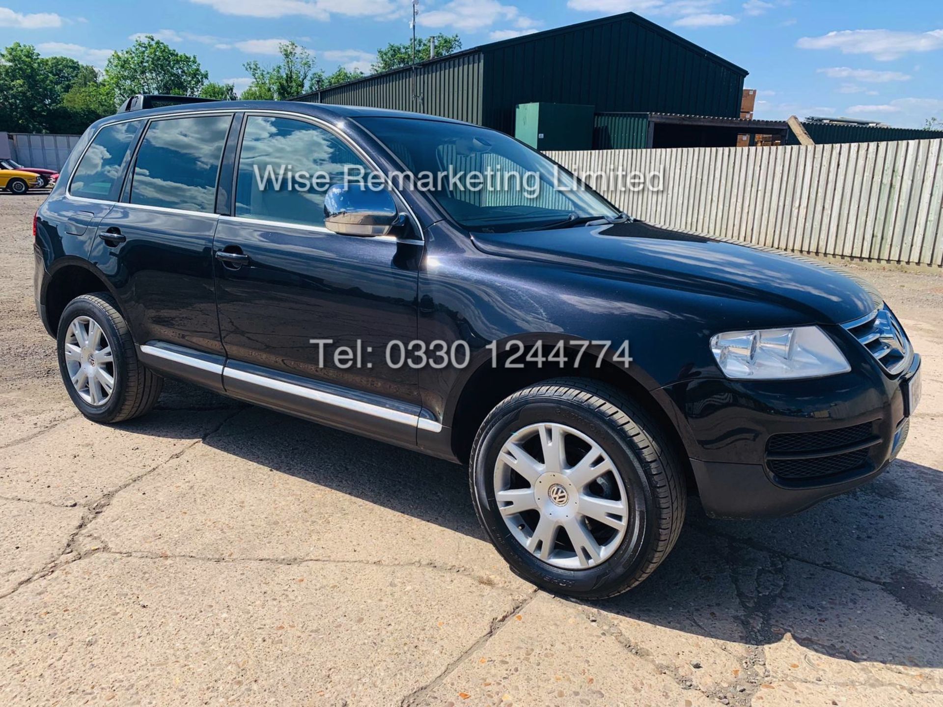 VOLKSWAGEN TOUAREG 2.5 TDI SPORT AUTO 2004 REG 4x4 BLACK - CREAM LEATHER - Image 8 of 24